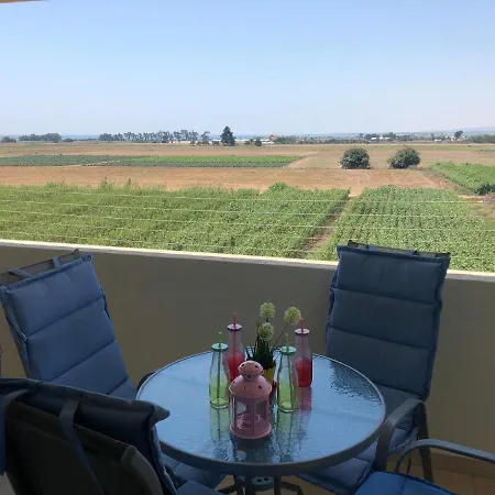 Apartament Cozy 2 Bedroom In Periwolia