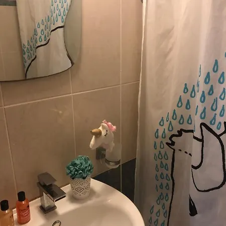 Cozy 2 Bedroom In